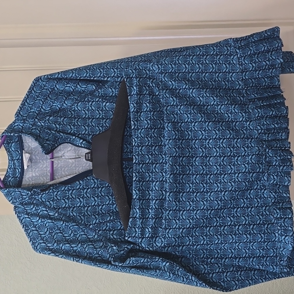 2 Piece Set - Picture 2 of 6
